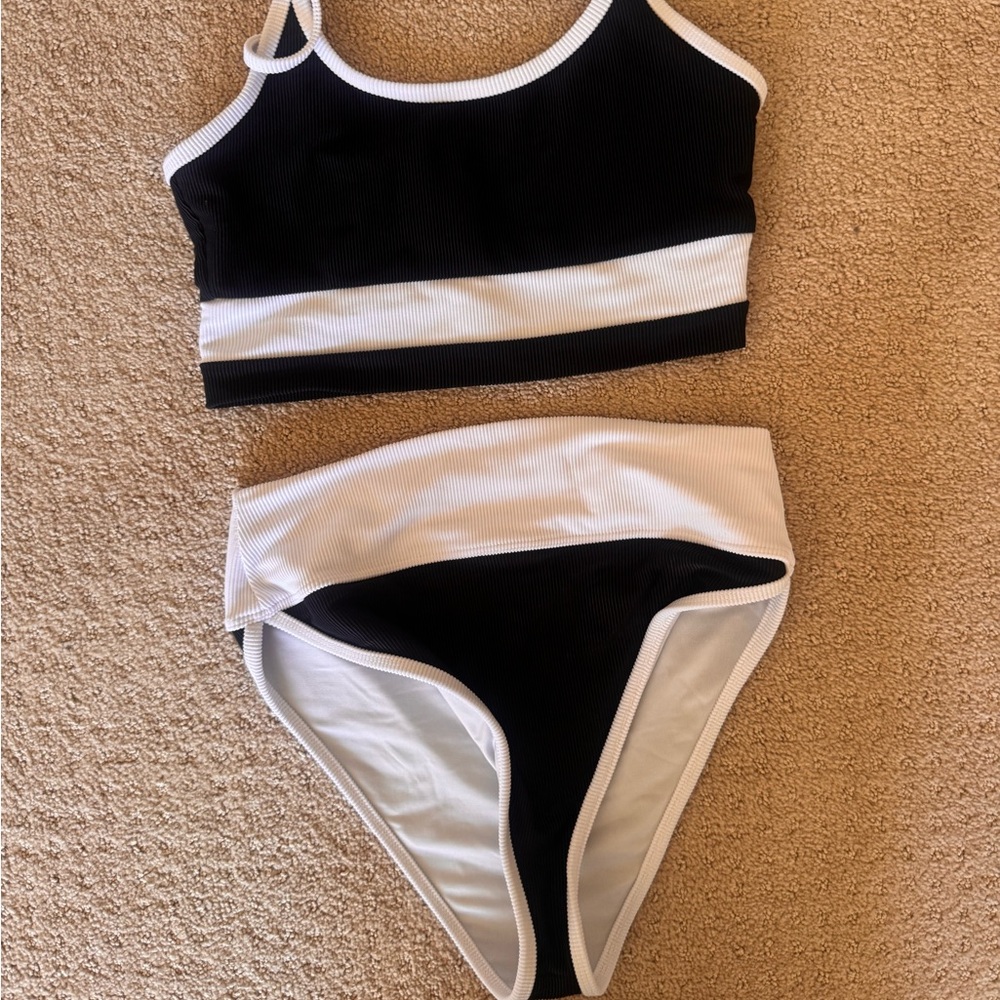 Beach Riot Black & White Ribbed Two-Piece Bikini size M - Picture 2 of 3